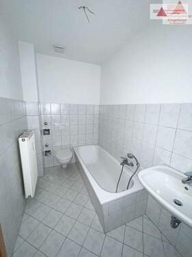 Badezimmer - Etagenwohnung mit 48,60 m&sup2; in Aue-Bad Schlema zur Miete