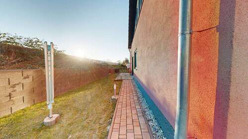 Garten - 7 Zimmer Einfamilienhaus zum Kaufen in Böhlen