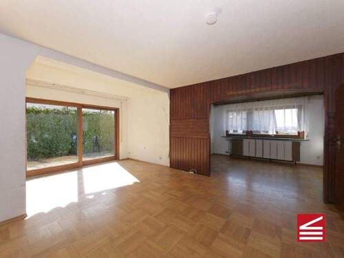 Wohn- Esszimmer - Blick zur Terrasse - 