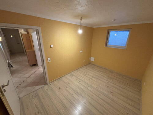 Büro mit Blick in Hausgang - 