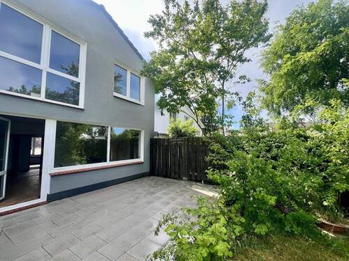 Hausansicht Rückseite - 5 Zimmer Einfamilienhaus zum Kaufen in Norderstedt