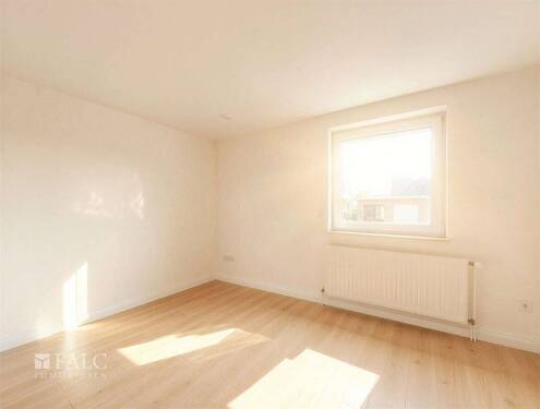 Wohnzimmer UG - 6 Zimmer Einfamilienhaus in Sankt Augustin