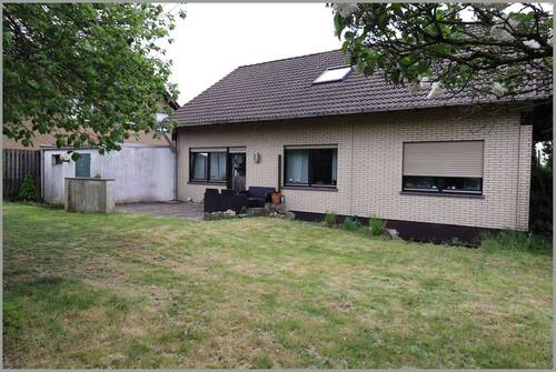 Bild 1 - Einfamilienhaus mit Einliegerwohnung in ruhiger Lage