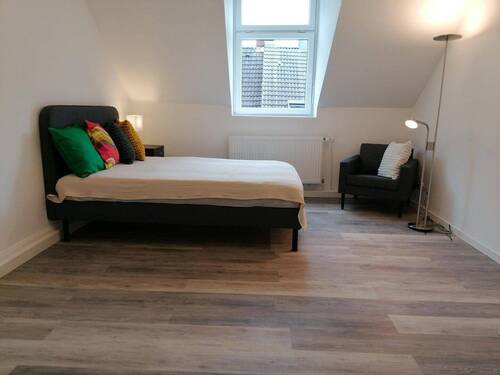 Bild 2 - 5 Zimmer Etagenwohnung zur Miete in Leverkusen