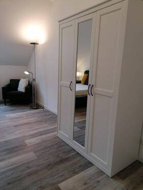 Bild 3 - 5 Zimmer Etagenwohnung in Leverkusen