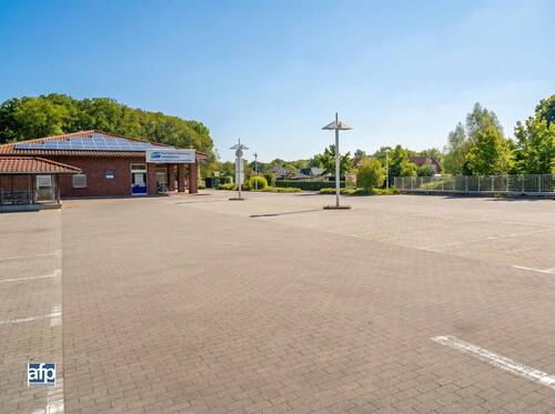 Stellplätze unterhalb Parkdeck - 