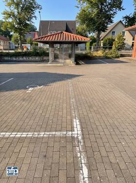 TG-Zugang über Parkdeck - 