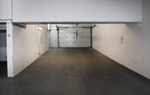 Einfahrt - Garage, Stellplatz in Unterhaching zum Kaufen