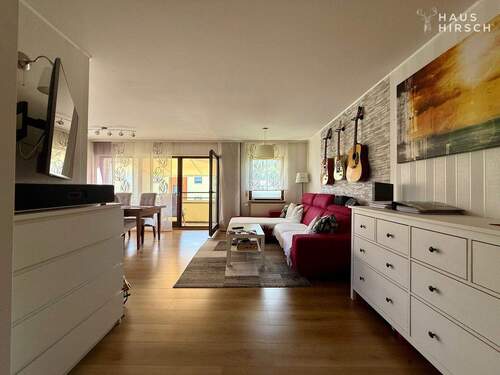 Wohnzimmer - 3 Zimmer Etagenwohnung zum Kaufen in Welzheim