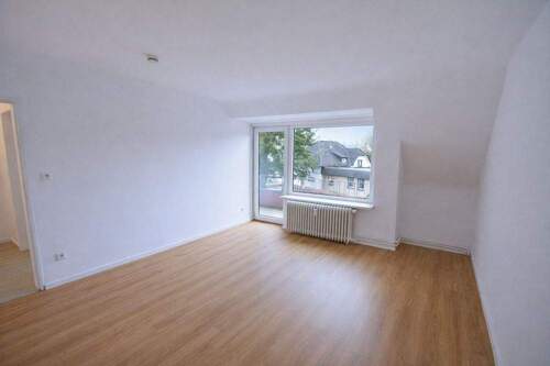 Wohnzimmer - 2 Zimmer Etagenwohnung zur Miete in Hamburg