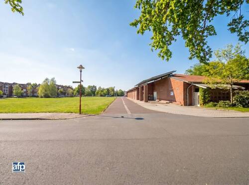 Außenansicht Zufahrt Markt - Gewerbeobjekt (Büro, Produktion, Verkauf) zum Kaufen in Königs Wusterhausen - OT Deutsch Wusterhausen