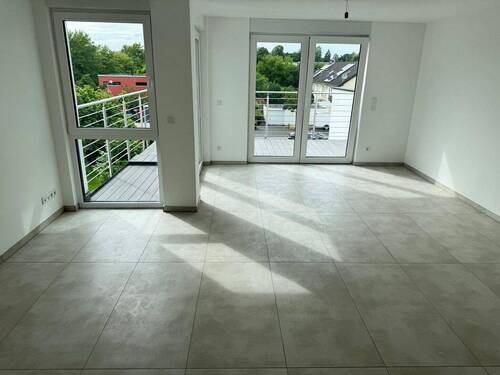 Wohnzimmer - Neubau-Erstbezug, große 4-Zimmer Wohnung in Köln Dünnwald