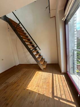 Treppe zum Dachgeschoss - 