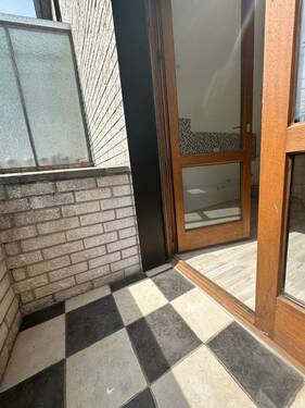 Ausgang zum Garten und der Terrasse - 