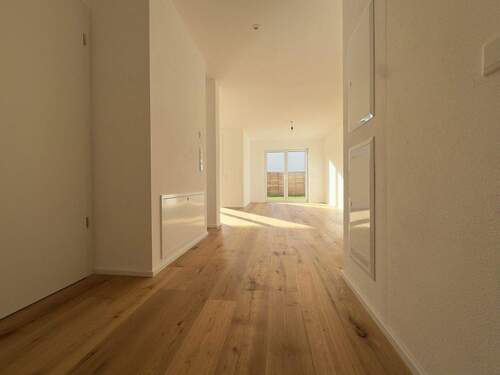 Flur, Echtholz-Parkett - 3 Zimmer Etagenwohnung in Geisenfeld