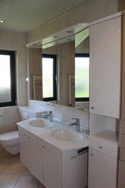 EG Badezimmer mit Waschtischen - 