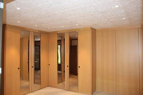 EG Zimmer 1 mit Einbauschrank - 