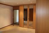 EG Zimmer 1 mit Einbauschrank - 