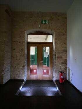 Tür - 5 Zimmer Büro zur Miete in Berlin