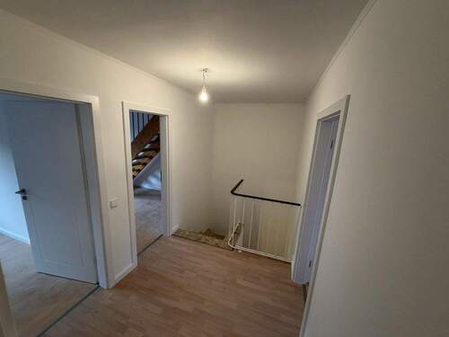 Flur OG - Reihenmittelhaus mit 110,00 m&sup2; in Bad Bramstedt zur Miete