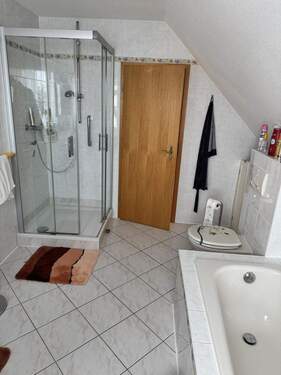 Badezimmer B.1 - 