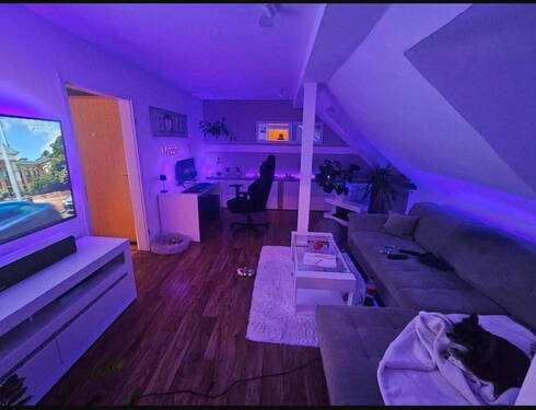 Wohnzimmer - Attraktive und gepflegte 2 ZKB-Dachgeschosswohnung zur Miete in Worms, zentrumsnahe