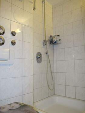 Dusche-WC-Bad.jpg - 2 Zimmer Etagenwohnung in Steinenbronn