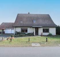 Attraktives Grundstück mit sanierungsbedüftigem Haus - Ehrenburg