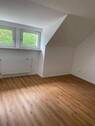 Zimmer 3 (Zimmer 4 ist genau gleich nur spiegelverkehrt) - Etagenwohnung mit 130,00 m&sup2; in Köln zur Miete