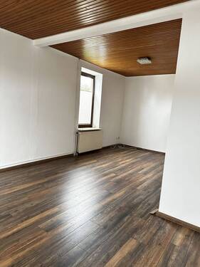 Wohnzimmer - Mehrfamilienhaus, Wohnhaus mit 240,00 m&sup2; in Cuxhaven zum Kaufen