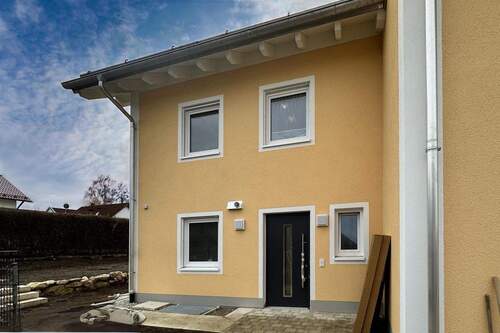 Hauseingang - Neubau-Doppelhaushälfte in Türkenfeld