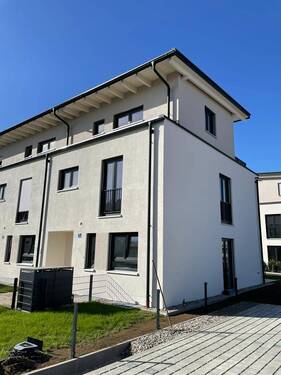 Außenansicht - Nord-Ost - Reihenendhaus in Poing zum Kaufen