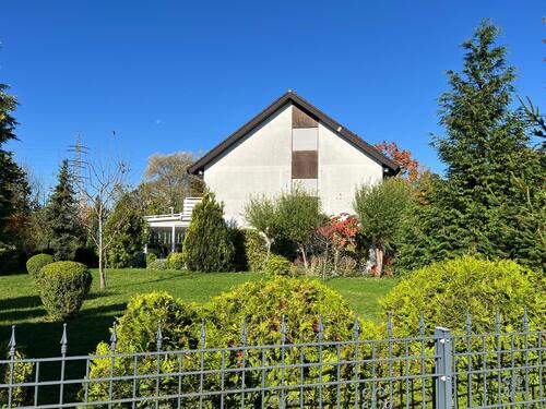 Alleinlage - Etagenwohnung mit 130,00 m&sup2; in Neunkirchen zur Miete