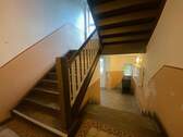 Treppenhaus - 2 Zimmer Etagenwohnung zum Kaufen in Leipzig