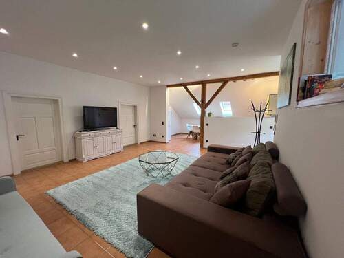 Herzstück - 4 Zimmer Etagenwohnung zur Miete in Waal