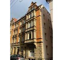 Kontinuierlich gepflegtes Mehrfamilienhaus in Stuttgart (West) mit Wertsteigerungspotential