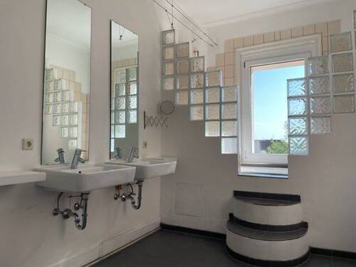 Badezimmer Obergeschoss V4.jpg - 