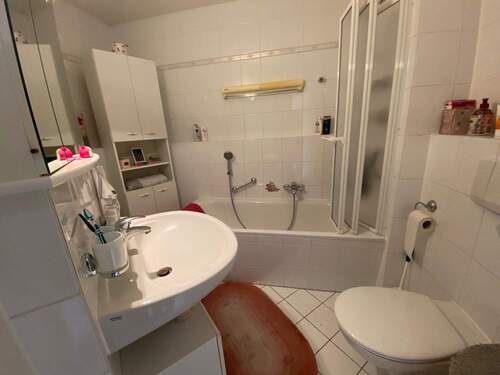 Badezimmer - Etagenwohnung mit 66,50 m&sup2; in Leipzig zum Kaufen