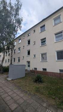 Schuberstraße 8 Außenansicht - Charmante 2-Raum-Wohnung in ruhiger Lage - ideal zum Wohlfühlen