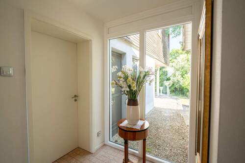 Diele mit Blick auf den Garten - 