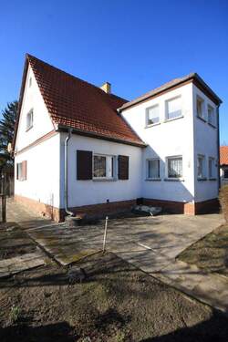 Hausansicht - 5 Zimmer Einfamilienhaus zum Kaufen in Falkensee