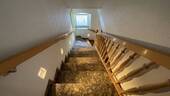 Treppe ins OG - 5 Zimmer Mehrfamilienhaus, Wohnhaus zum Kaufen in Großnaundorf
