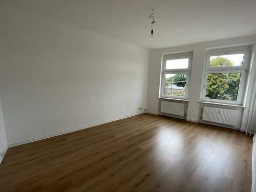 Wohnzimmer - Genau das Richtige! 3-Zimmer mit Balkon sucht neuen Mieter!