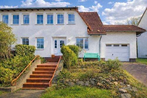 Gesamtansicht - 5 Zimmer Doppelhaushälfte zum Kaufen in Bergen