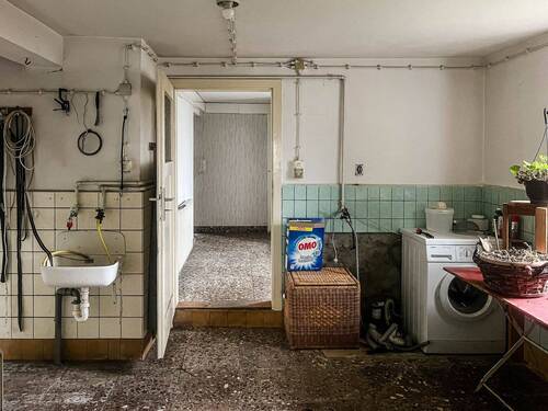 EG-03-Waschküche - 8 Zimmer Bauernhaus, Landhaus zum Kaufen in Remptendorf