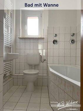 Bad mit Wanne - 