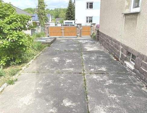 Einfahrt - Einfamilienhaus mit 120,00 m² in Braunsbedra zum Kaufen