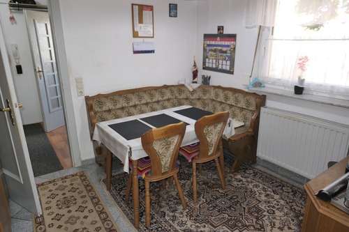 EG: Küche mit Essecke - 