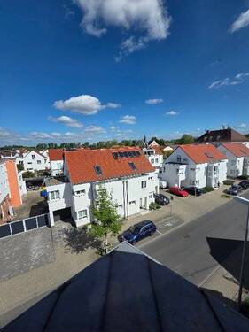 Blick - **Einzelstück!! Schöne Vierraumwohnung mit Balkon und Einbauküche im TOPZUSTAND, KAUFEN statt mieten!!***