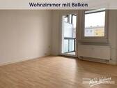 Wohnzimmer mit Balkon - Etagenwohnung mit 42,80 m&sup2; in Bad Dürrenberg zur Miete